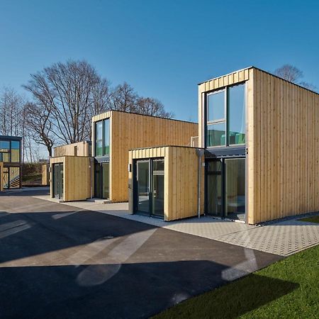 Modern Ausgebauter Ueberseecontainer Als Tiny House เวิร์ทไฮม์ ภายนอก รูปภาพ